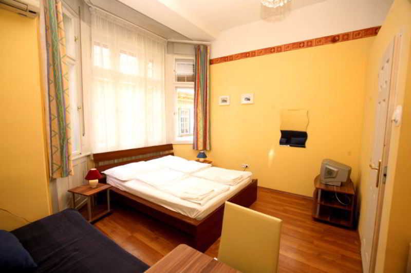 Club Apartments & Rooms Budapest Extérieur photo