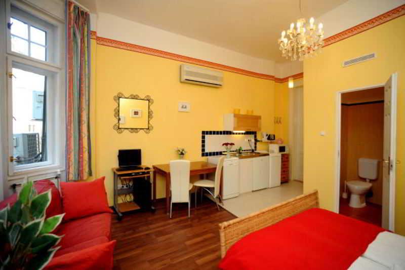 Club Apartments & Rooms Budapest Extérieur photo