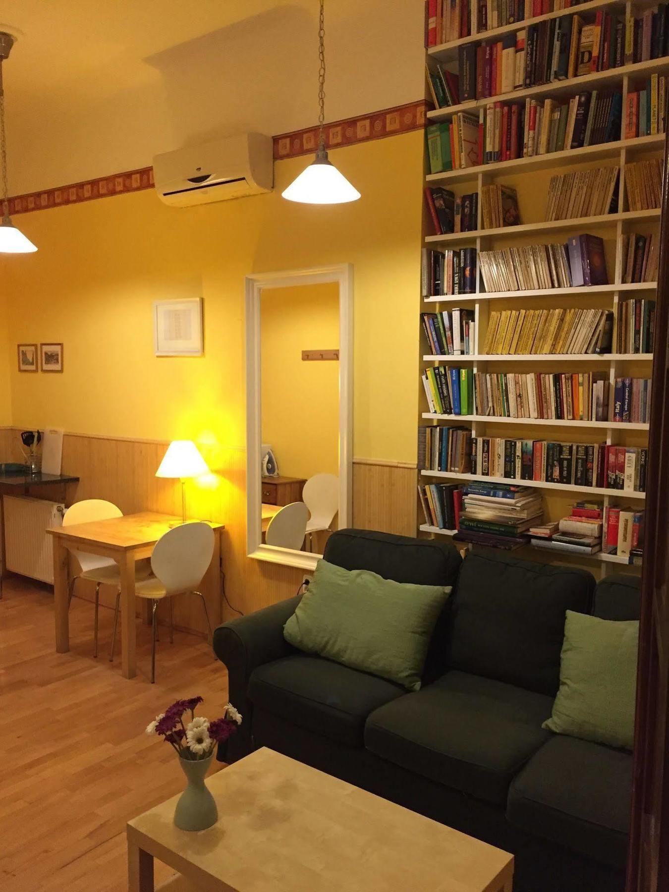 Club Apartments & Rooms Budapest Extérieur photo